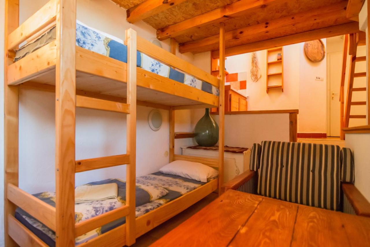 Robinson Sunset Guest House Lagadin Phòng bức ảnh