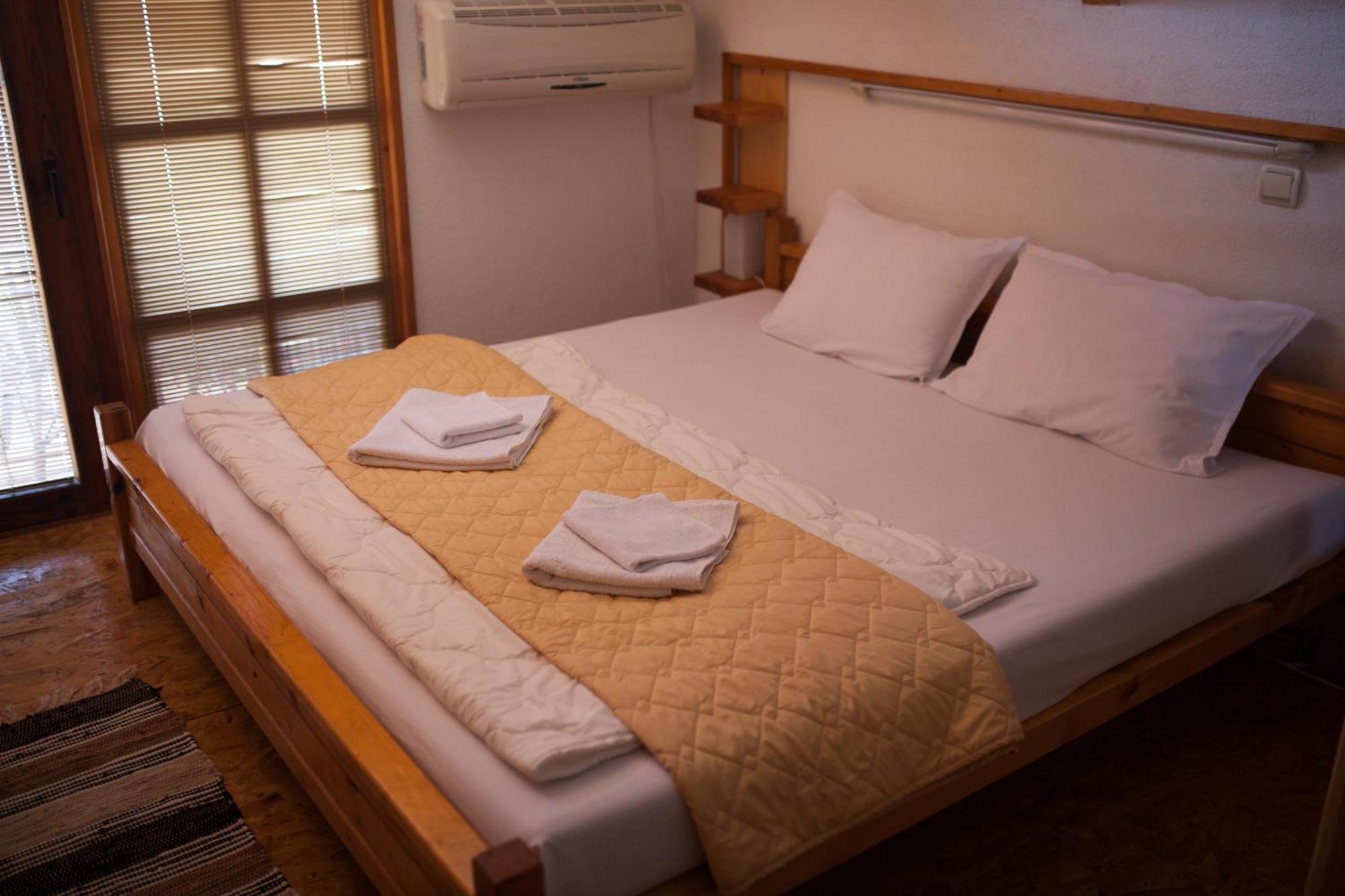 Robinson Sunset Guest House Lagadin Phòng bức ảnh