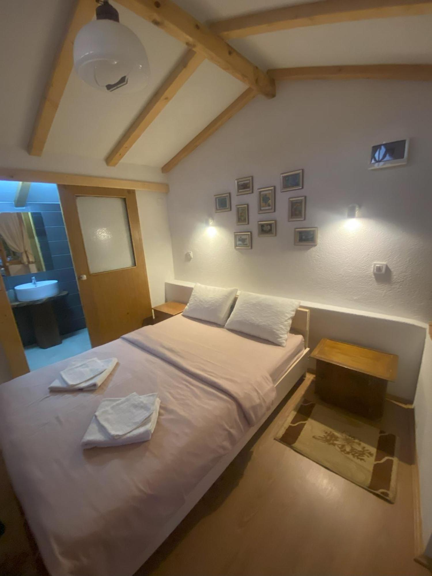 Robinson Sunset Guest House Lagadin Phòng bức ảnh